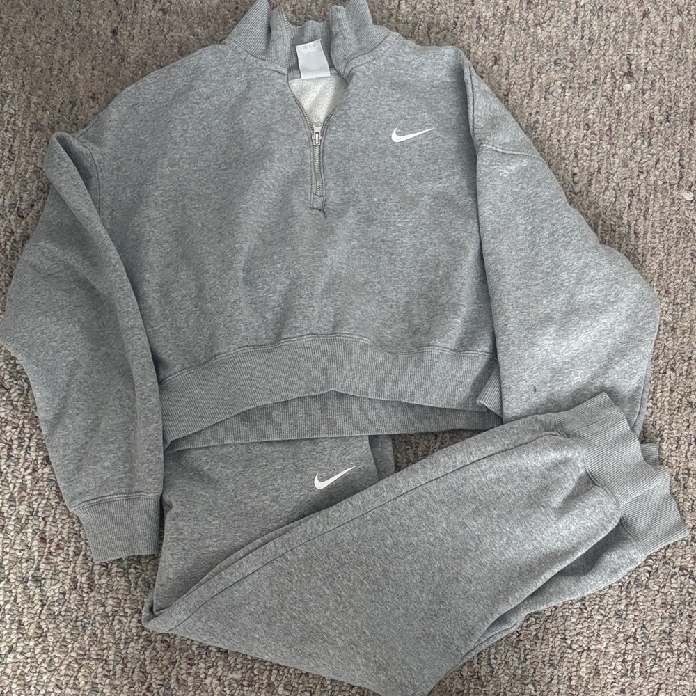 Nike lounge set